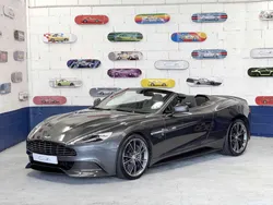 Aston Martin Vanquish Volante BV8 2017