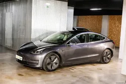 Tesla Model 3 Long Range AWD Dual Motor