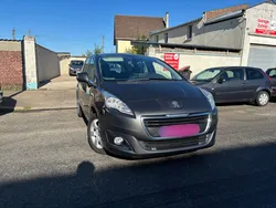 Peugeot 5008 1.6 e-HDI 115cv année 06/2014