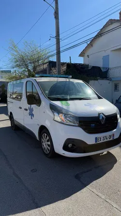 Ambulance Renault Trafic 120Ch Equipé
