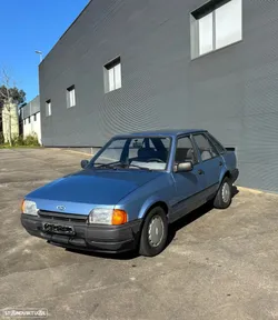 Ford Escort 1.3 CL