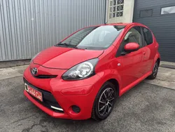 Toyota Aygo 1.0 VVT-I Cool 68ch BVM5 5P / Embrayage Neuf / Climatisation A/C / Carnet d'entretien Complet / Révisé et Garantie