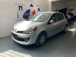 CLIO III Essence 1.4 i 16 CV 98 CV 5P