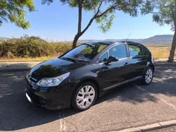 Citroën C4 Citroën C4 1.6 HDi110cv Ano 2005 poucos km reais Revisões na marca