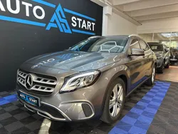 Mercedes GLA 1.6i 180 122Ch - ENTRETIEN COMPLET / 2EME MAIN / CAMERA DE RECUL / RADAR AV & AR / ECLAIRAGE D'AMBIANCE / HAYON ELECTRIQUE / SIEGES CHAUFFANTS