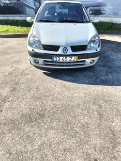 Renault Clio Initiale Paris