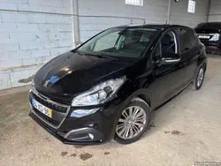 Peugeot 208 1.2 PureTech Signature
