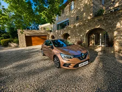 🔥 renault megane iv (2) 1.5 blue dci 115 edc – edition one full options 🔥