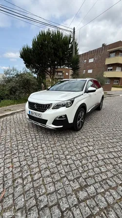 Peugeot 5008 1.2 Hybrid Allure e-DCS6