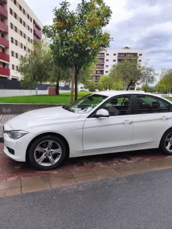 BMW 318 318dA Essential Edition