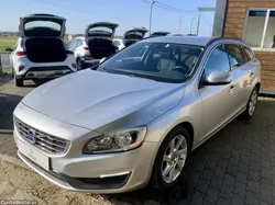 Volvo V60 2.0 D4 Momentum 181C