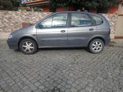 Renault Scénic 1.4 a gasolina