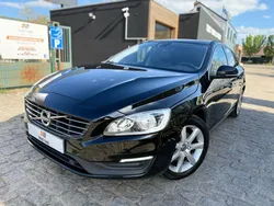 Volvo V60 D3 150ch Momentum GEARTRONIC Automatique Suivi facture attelage