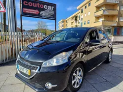 Peugeot 208 Diesel 5 Lug   1Dono   ( Viatura Nacional  )