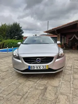 Volvo V40 .