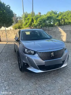 Peugeot e-2008 Allure Pack