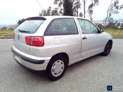 Seat Ibiza 1.4 a gasolina apenas 211mil/km