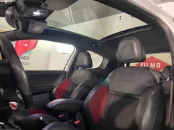 Peugeot 208 GTI 200cv - Tecto Panorâmico