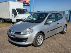 Renault CLIO III 1.6 16V 110CH CONFORT DYNAMIQUE BVA 3P