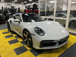 Porsche 911 992 turbo S PDK bose toit ouvrant caméra chrono freins céramique Carplay hifi bose sièges chauffant sport 18 position échappement sport PDLS+ jupes SportDesign feux Exclusive jantes 20/21