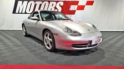 Porsche 911 - 996 carrera 4 coupe - 3.4 - 300 cv - toit ouvrant - boite meca