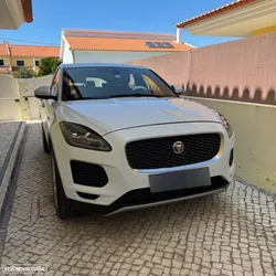 Jaguar E-Pace 2.0 i4D R-Dynamic S AWD Aut.