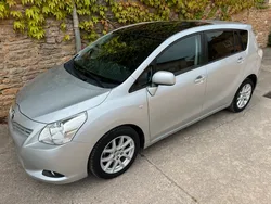 A SAISIR TOYOTA VERSO 2.0L D-4D 126CH. LOUNGE 7 PLACES (caméra de recul)(toit panoramique en verre) suivi GARAGE