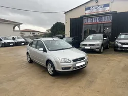 Ford FOCUS 1.6 100CH GHIA BVA 4P (VOLANT À DROITE)