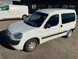 Peugeot partner kit distribution pompe à eau et 4 pneus neufs 153000 kms révisé et garantie