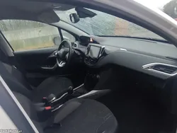 Peugeot 2008 1.2