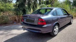 Opel Vectra 2.0 16V - 136 Cvs