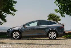 Tesla Model X Standard Range
