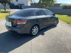 Toyota Avensis .