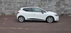 Renault Clio Limited com IVA incluído