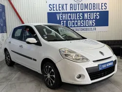 Renault Clio III PHASE 2 1.2 GPL ESSENCE eco2 75 CH