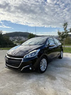Peugeot 208 Allure 1.6HDI 100CV