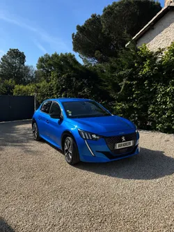 Peugeot 208 gt 1.5 bluehdi 102 ch – 2021 – très belle configuration - garantie 12 mois