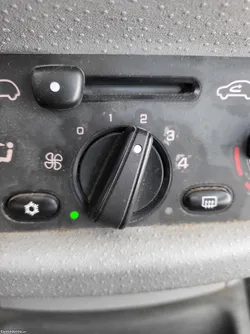 Citroën C3 1.1 económico ar condicionado tudo em dia