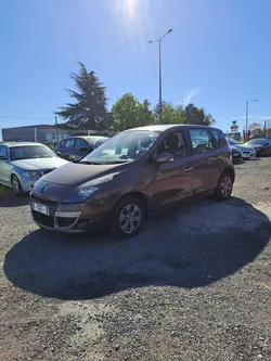 Renault megane scenic 1.5 dci 110ch fap bose 2012