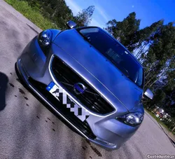 Volvo V40 D2 Momentum 2.0 177cv