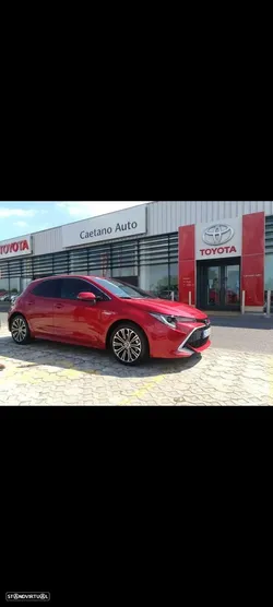 Toyota Corolla 2.0 Hybrid Luxury Red