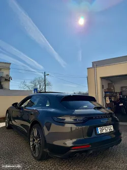 Porsche Panamera Sport Turismo 4 E-Hybrid Platinum Edition