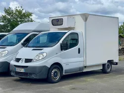 ANCIEN Fourgon frigorifique Trafic 2.0L dci 115ch - faible kilométrage IDEAL CAMPING CAR