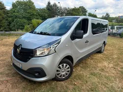 À vendre Renault trafic 9 place van