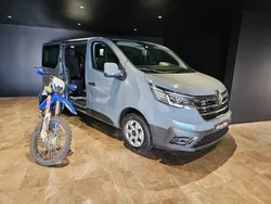 Renault trafic 7 places, sièges modulables sur rail