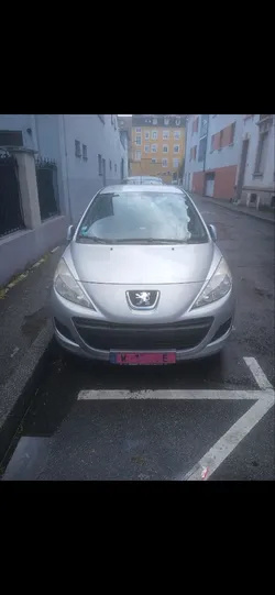 Vends peugeot 207 2010