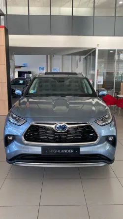 TOYOTA Highlander 2.5 hybrid Advance T. Panorámico Pintura especial