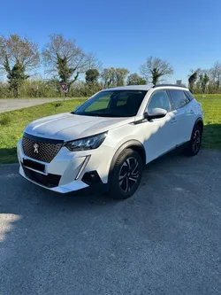 Peugeot 2008 1.5 BlueHDi 130ch Allure Business 93 700 km ( blanc nacré )