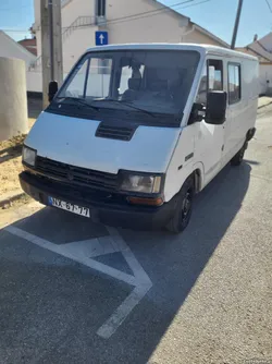 Renault Trafic 2.5 diesel 7 lugares motor iveco tudo em dia