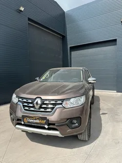 Renault alaskan 4 x 4 marron diesel